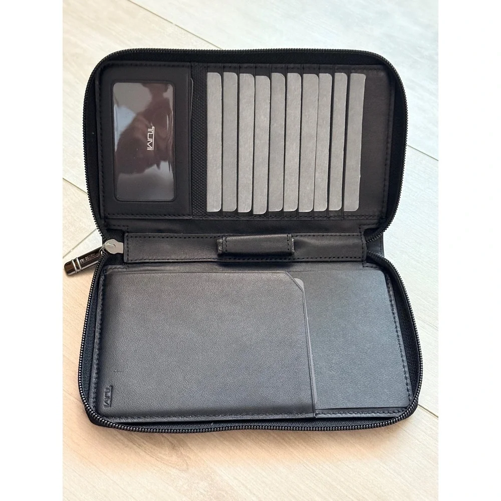 NWT $295 Tumi Horizon SLG Black Smooth Leather Zip Around Travel Wallet